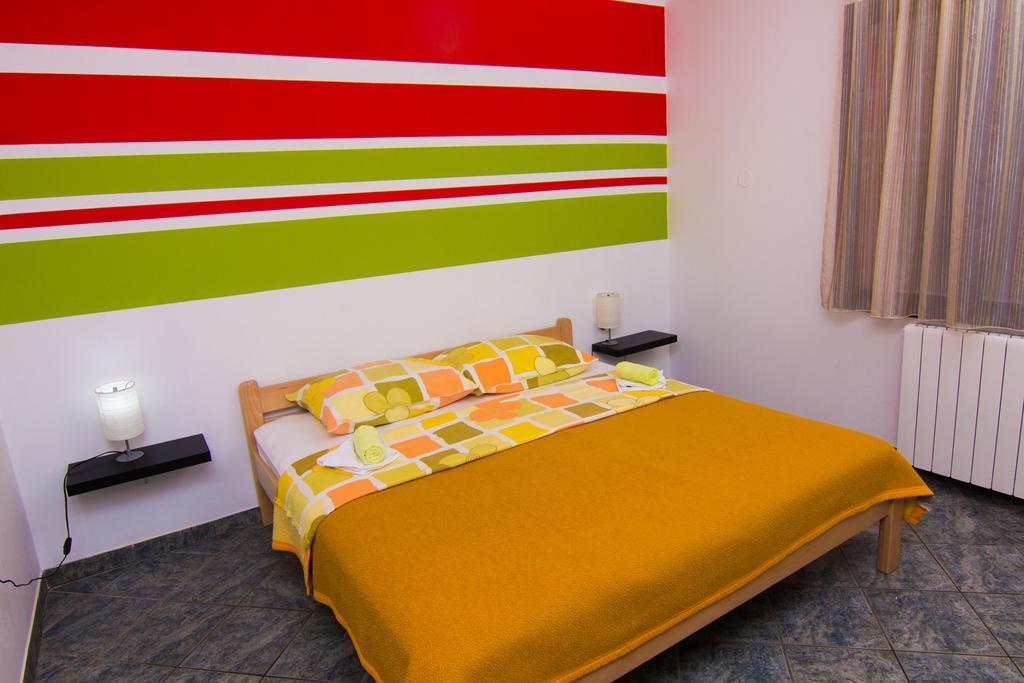 Apartmani Zuzic Krk Town Room photo