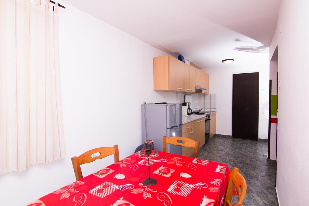 Apartmani Zuzic Krk Town Room photo