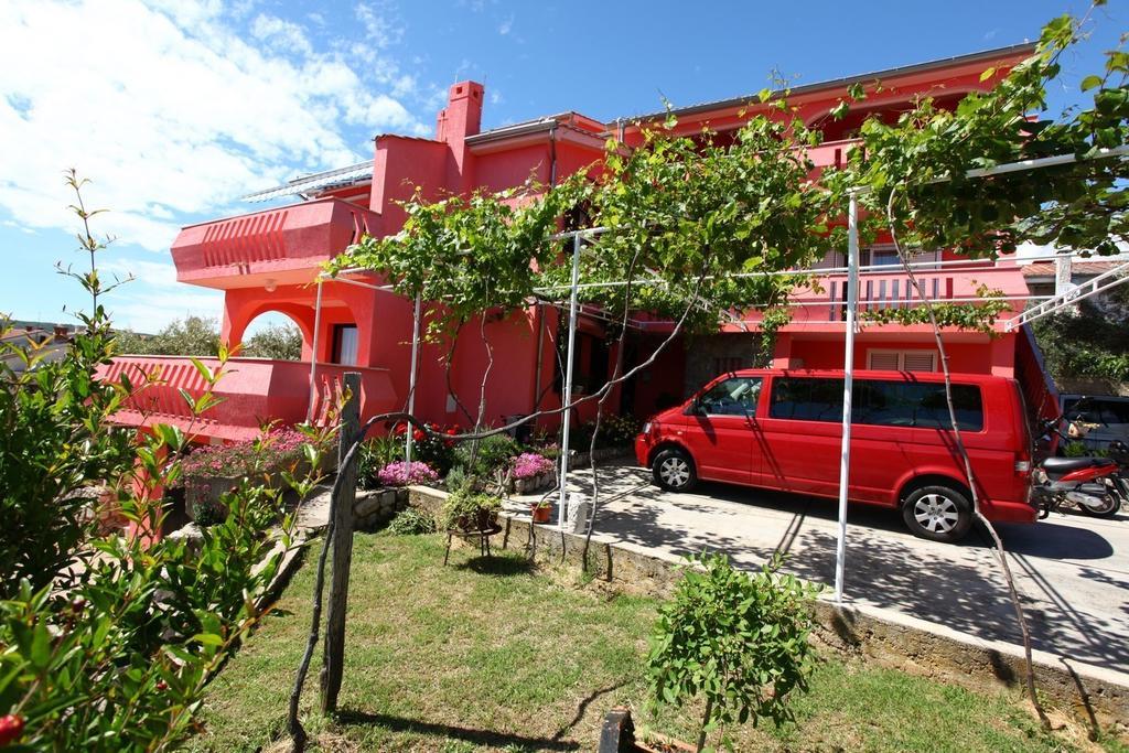 Apartmani Zuzic Krk Town Exterior photo